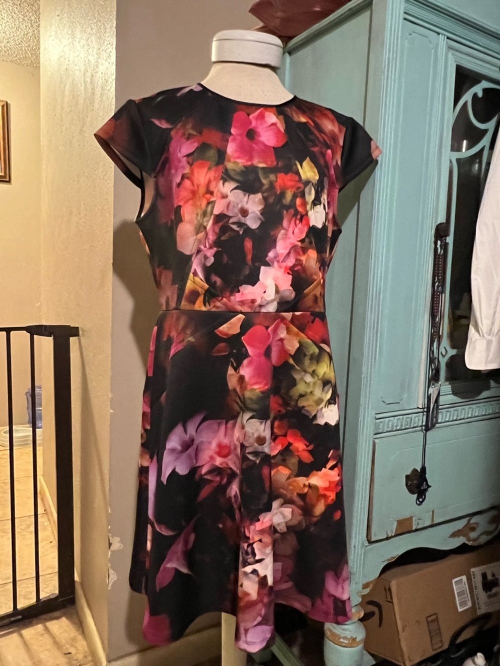 Ted Baker Floral Cap Sleeve Dress Size 5 US 12 Fit & Flair Structured Silhouette